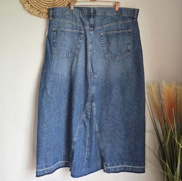 GAP, New, Long Denim Front Slit Medium Indigo Wash Womens Jeans Skirt, Size 20 - Picture 4 of 12